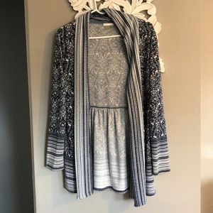 Patterned navy blue and white cardigan